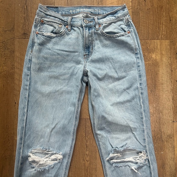 American Eagle 90s Straight Jeans Light Wash Distressed Ripped Denim Size 2 Long - Picture 6 of 12